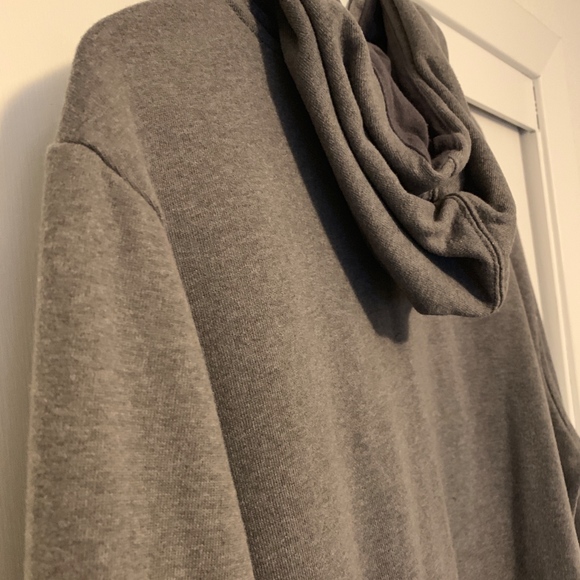 The North Face Hoodie - Picture 5 of 5